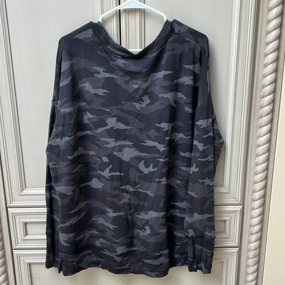 Athleta camo sweatshirt - Picture 2 of 6